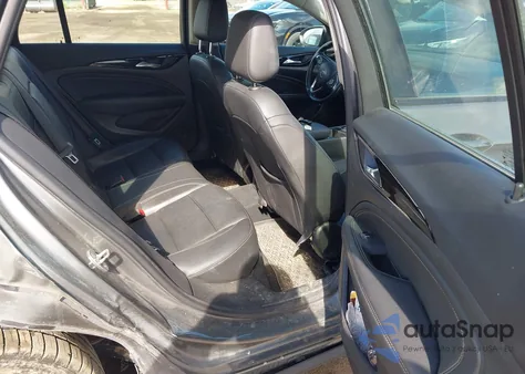 2018 Buick Regal Tourx Essence из США, поврежденный, VIN W04GV8SX5J1161328